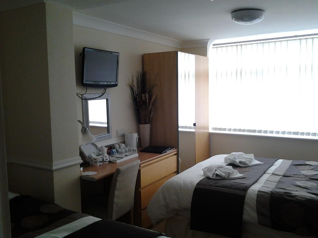 Surrey House Pensión 4*